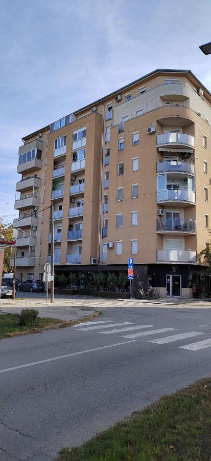Lux Apartman Ava Кикинда Экстерьер фото